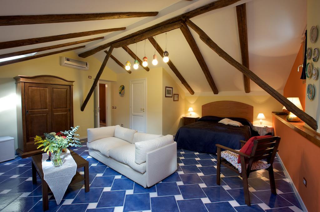 La Casa Di Donn'Amelia Bed & Breakfast Molina  Rom bilde